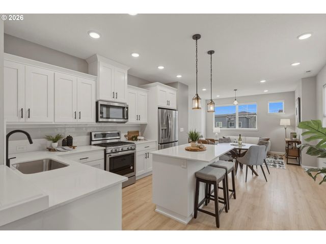 8104 Se BLANTON St, Hillsboro, OR 97123