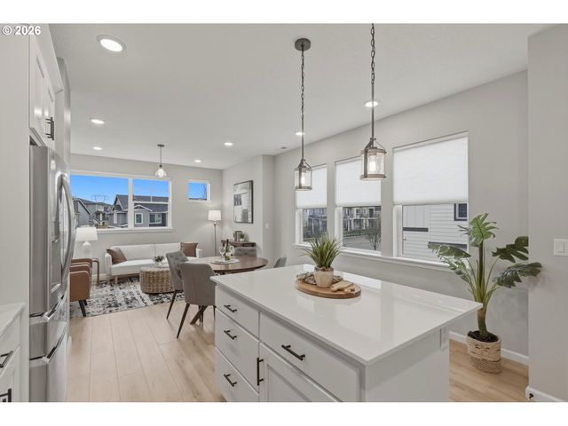 8104 Se BLANTON St, Hillsboro, OR 97123