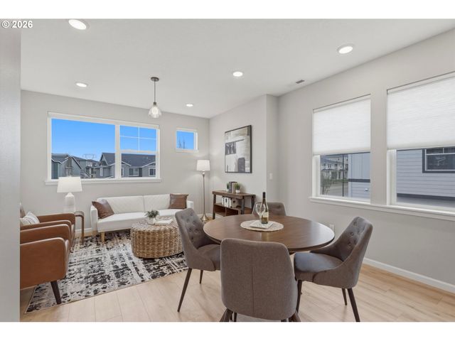 8104 Se BLANTON St, Hillsboro, OR 97123