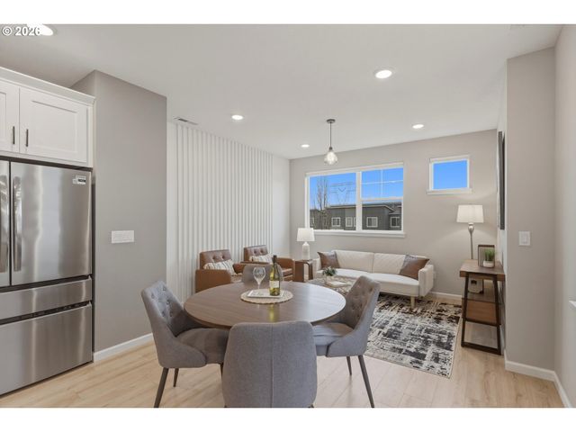 8104 Se BLANTON St, Hillsboro, OR 97123