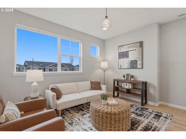 8104 Se BLANTON St, Hillsboro, OR 97123