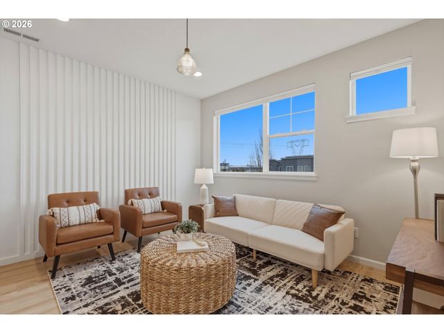 8104 Se BLANTON St, Hillsboro, OR 97123