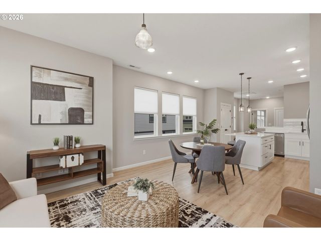 8104 Se BLANTON St, Hillsboro, OR 97123