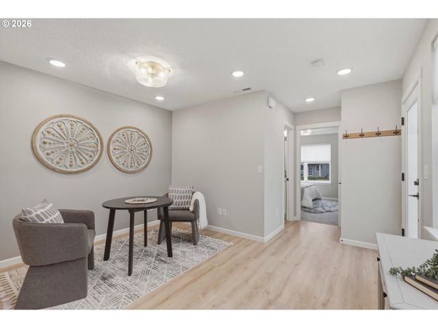 8104 Se BLANTON St, Hillsboro, OR 97123