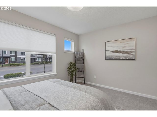 8104 Se BLANTON St, Hillsboro, OR 97123