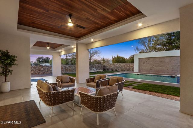 848 West Gate Drive, El Paso, TX 79932
