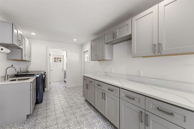 4610 S SHAMROCK ROAD, Tampa, FL 33611