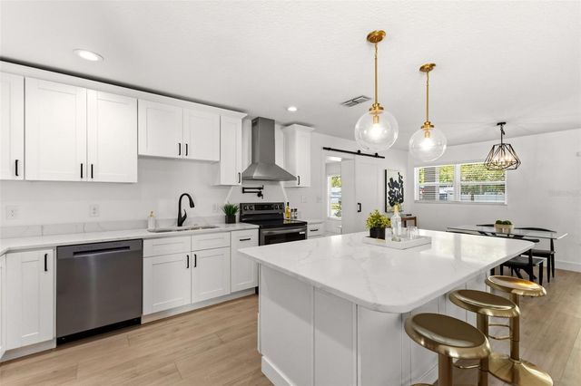 4610 S SHAMROCK ROAD, Tampa, FL 33611