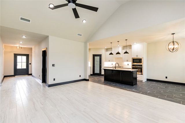 6803 Basswood Avenue, Bentonville, AR 72713