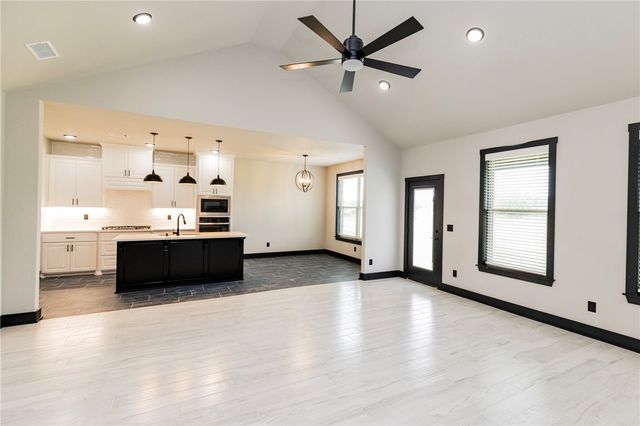 6803 Basswood Avenue, Bentonville, AR 72713