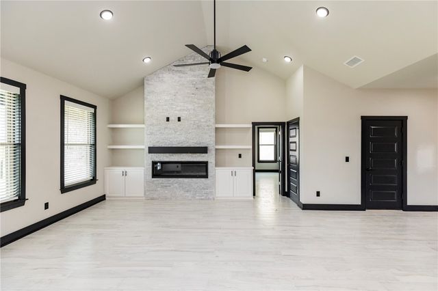 6803 Basswood Avenue, Bentonville, AR 72713