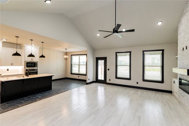 6803 Basswood Avenue, Bentonville, AR 72713