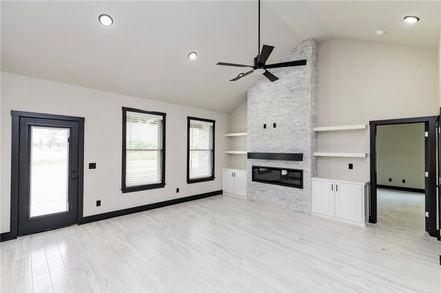 6803 Basswood Avenue, Bentonville, AR 72713