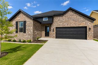 6803 Basswood Avenue, Bentonville, AR 72713