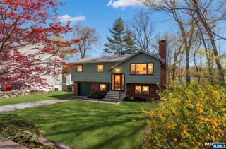 307 Santa Fe Trail, Hopatcong, NJ 07843