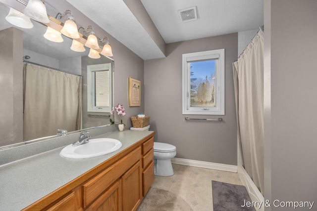 12265 S Crystal Waters Drive 2, Holland, MI 49424