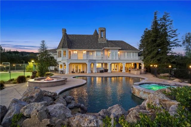 22510 La Quilla, Chatsworth, CA 91311