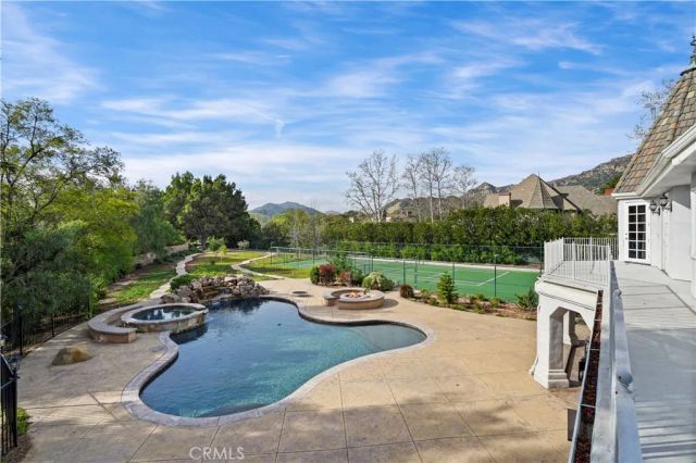 22510 La Quilla, Chatsworth, CA 91311