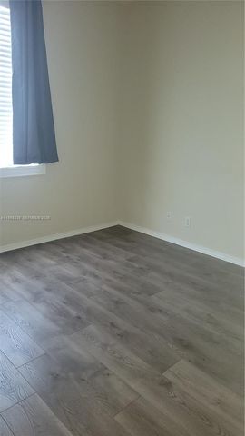 16679 Hemingway Dr, Weston, FL 33326