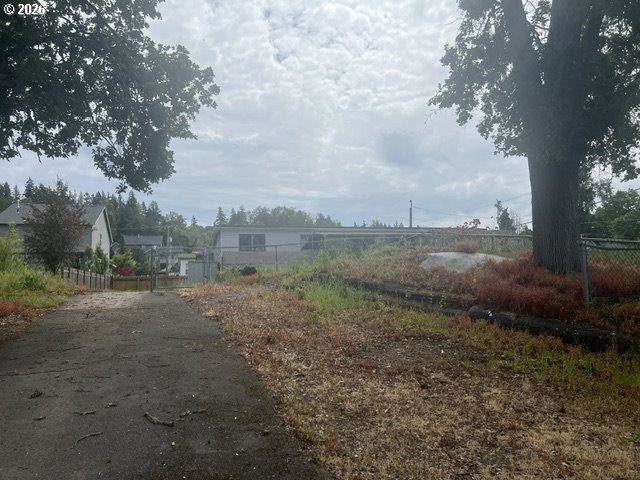 15950 SHORT Ave, Oregon City, OR 97045