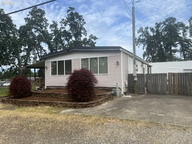15950 SHORT Ave, Oregon City, OR 97045