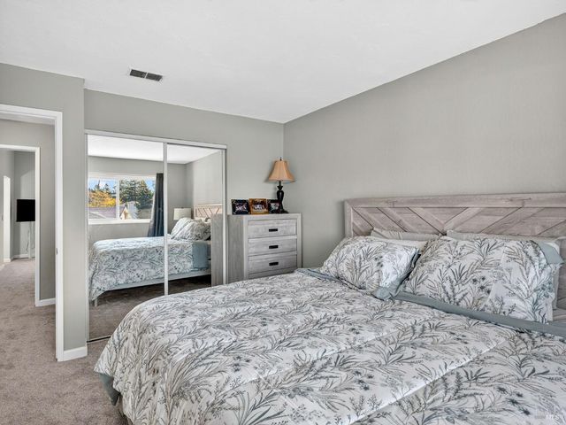 4406 Hedge Ct, Rohnert Park, CA 94928