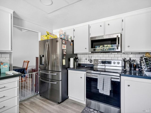 4406 Hedge Ct, Rohnert Park, CA 94928