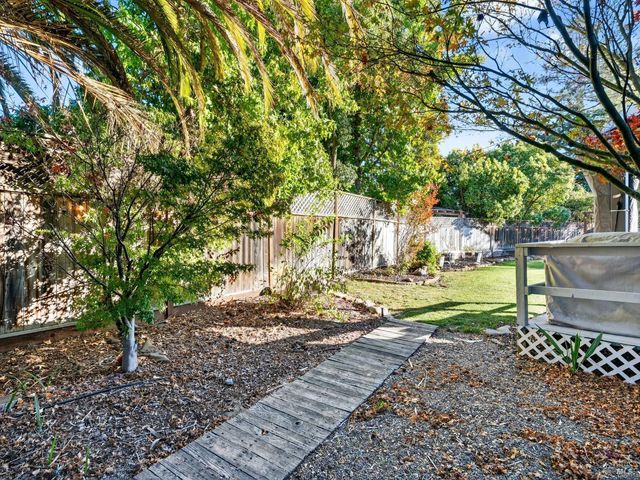 4406 Hedge Ct, Rohnert Park, CA 94928