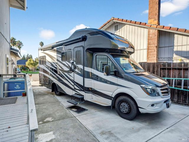 4406 Hedge Ct, Rohnert Park, CA 94928