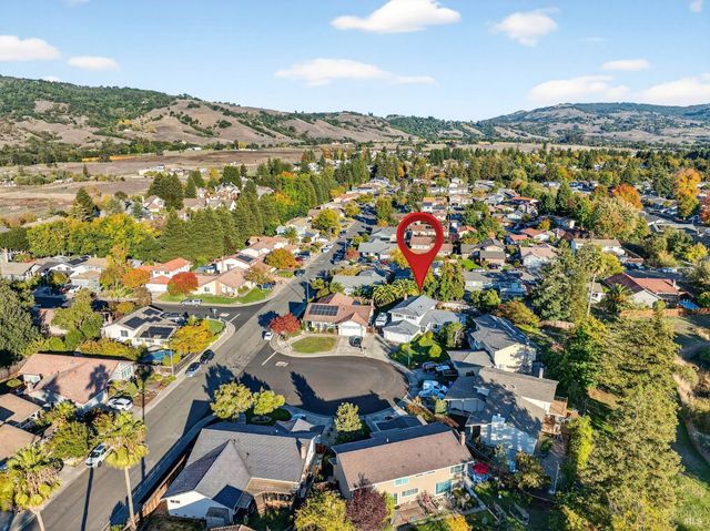 4406 Hedge Ct, Rohnert Park, CA 94928