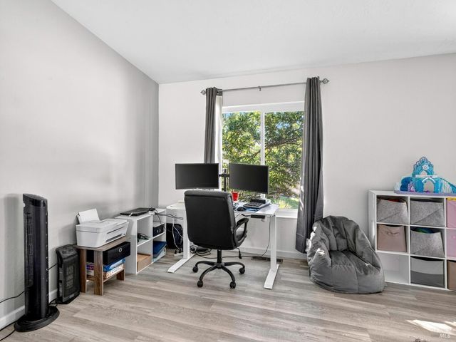 4406 Hedge Ct, Rohnert Park, CA 94928