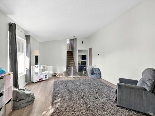 4406 Hedge Ct, Rohnert Park, CA 94928