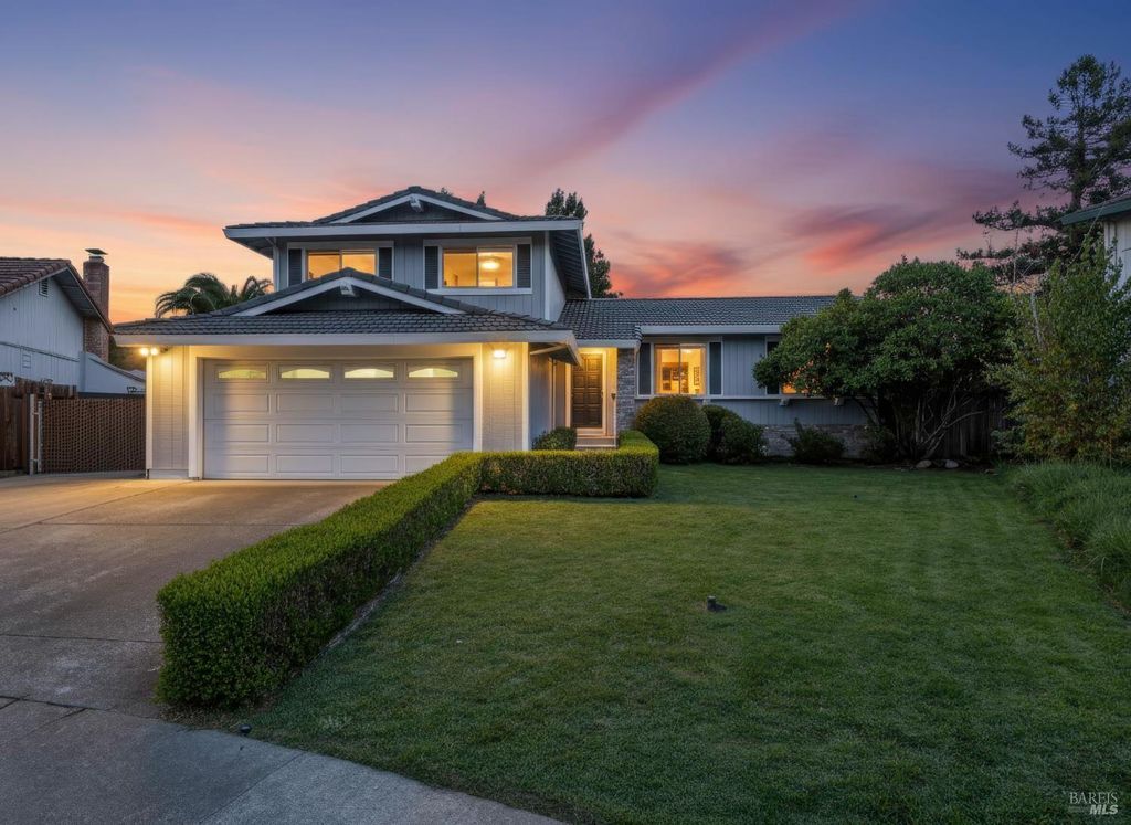 4406 Hedge Ct, Rohnert Park, CA 94928