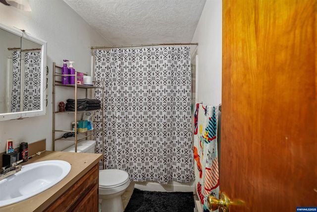 2486-2488 Wintergreen Av NW, Salem, OR 97304