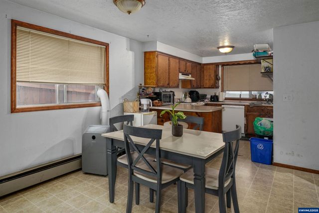 2486-2488 Wintergreen Av NW, Salem, OR 97304