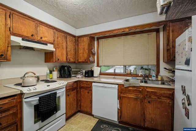 2486-2488 Wintergreen Av NW, Salem, OR 97304