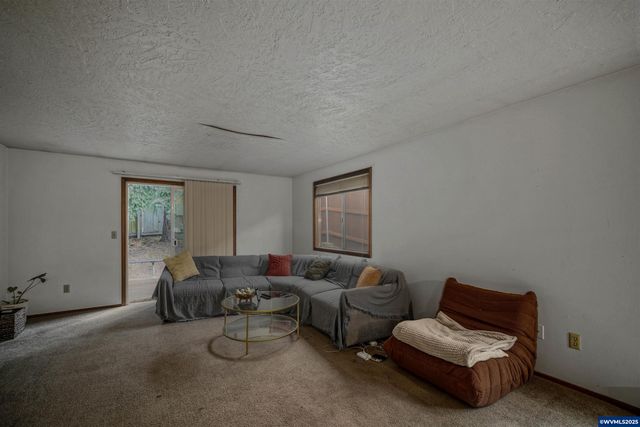 2486-2488 Wintergreen Av NW, Salem, OR 97304