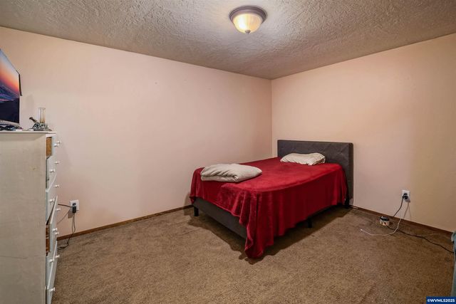 2486-2488 Wintergreen Av NW, Salem, OR 97304