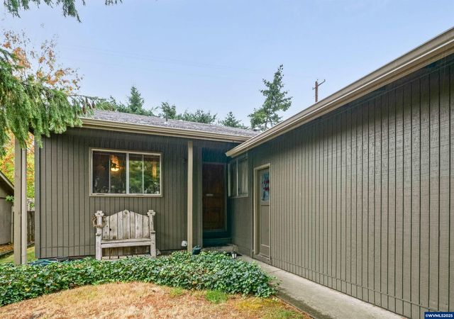 2486-2488 Wintergreen Av NW, Salem, OR 97304