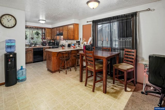 2486-2488 Wintergreen Av NW, Salem, OR 97304