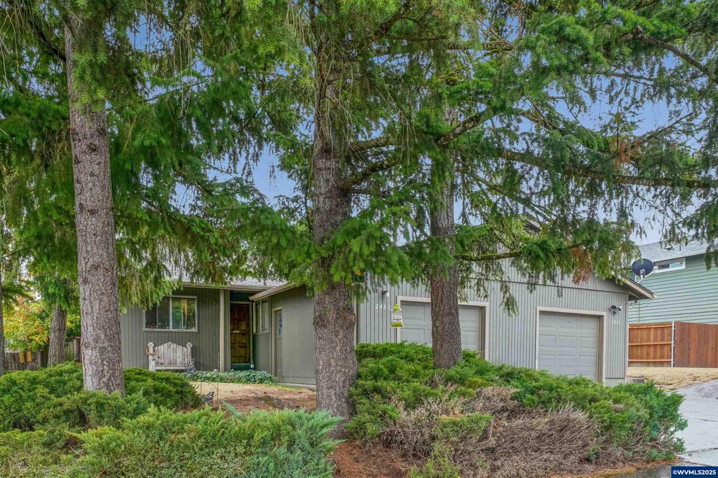 Image 1 of property listing at 2486-2488 Wintergreen Av NW, Salem, OR 97304