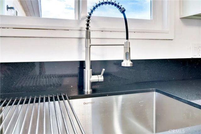 2670 N Sage Avenue, Landers, CA 92285