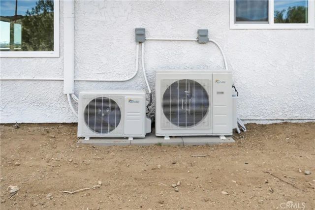 2670 N Sage Avenue, Landers, CA 92285