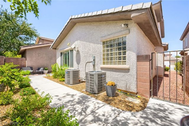 10505 Howling Coyote Avenue, Las Vegas, NV 89135
