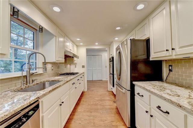 3852 Ivey Lane SW, Lilburn, GA 30047