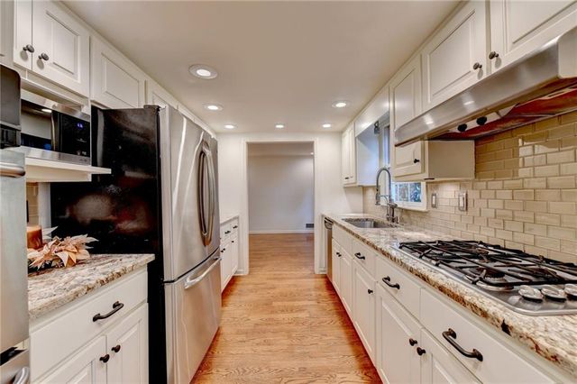 3852 Ivey Lane SW, Lilburn, GA 30047