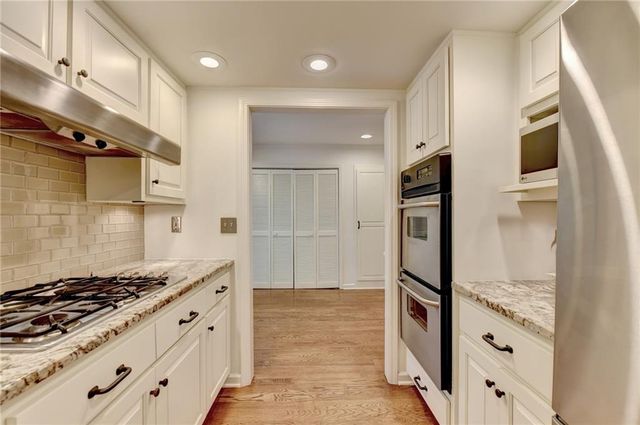 3852 Ivey Lane SW, Lilburn, GA 30047