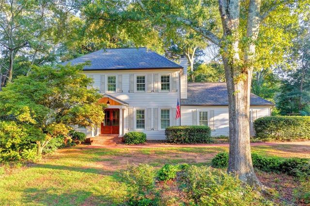 3852 Ivey Lane SW, Lilburn, GA 30047