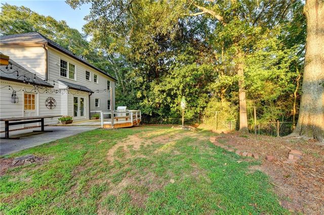 3852 Ivey Lane SW, Lilburn, GA 30047