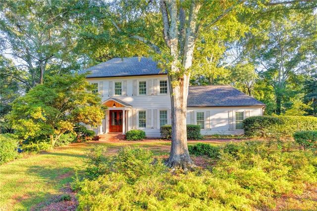 3852 Ivey Lane SW, Lilburn, GA 30047